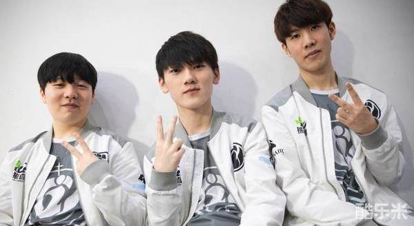 脱颖而出的 脱颖而出的